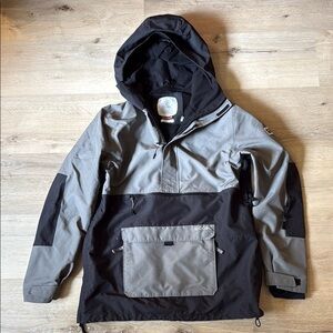 Gray and Black Ski Anorak with Weather-Resistant Fabric